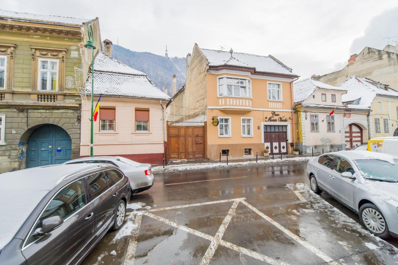 Kronhaus Брашов Екстер'єр фото